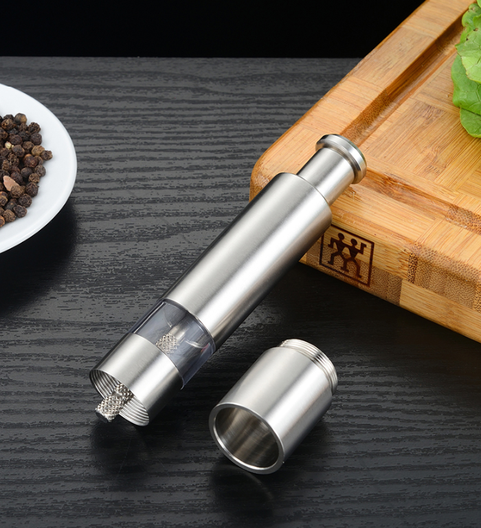 Stainless Steel Manual Pepper Grinder for Home Use